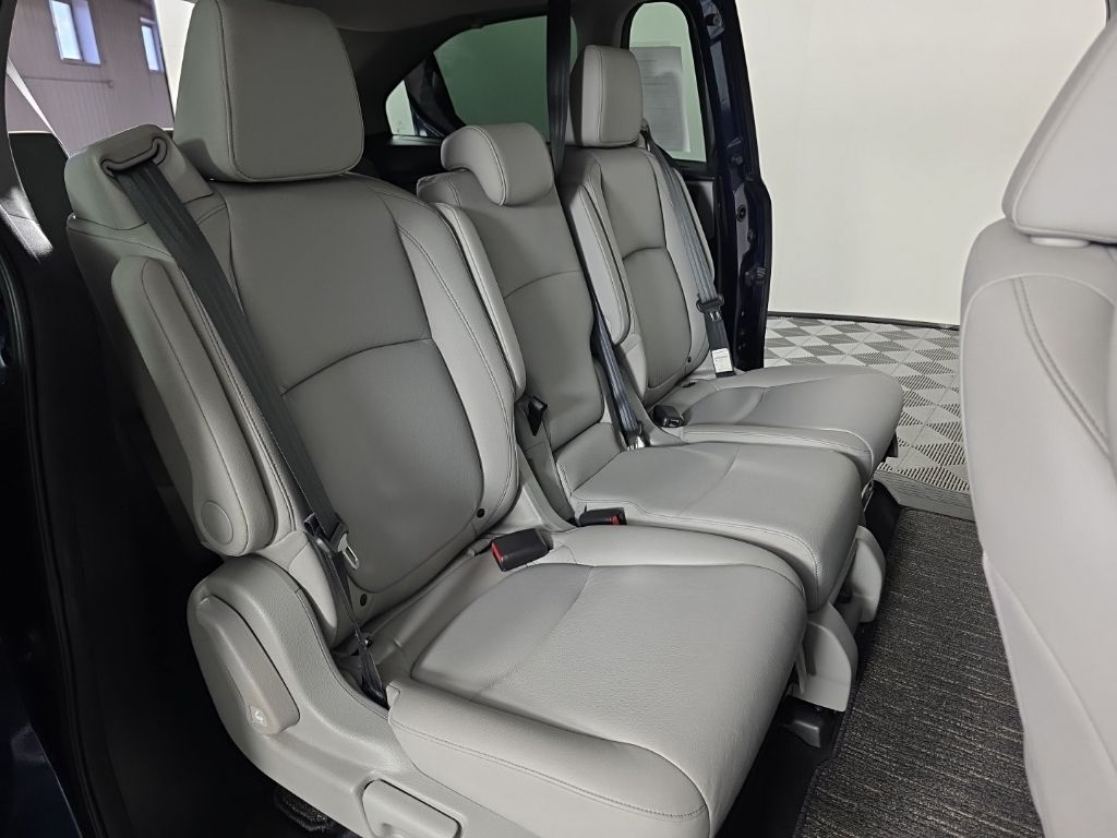 2023 Honda Odyssey EX-L - Photo 38