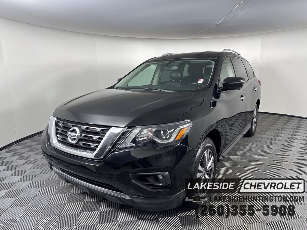 2019 Nissan Pathfinder SL's photo