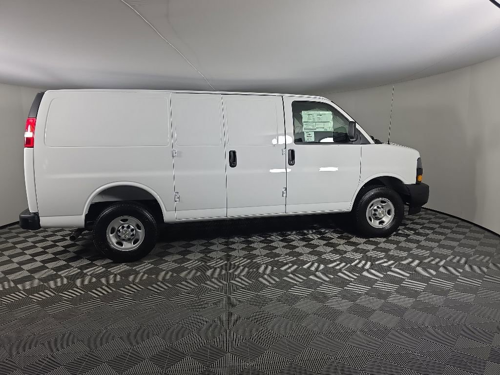 2026 Chevrolet Express Cargo Work Van - Photo 6