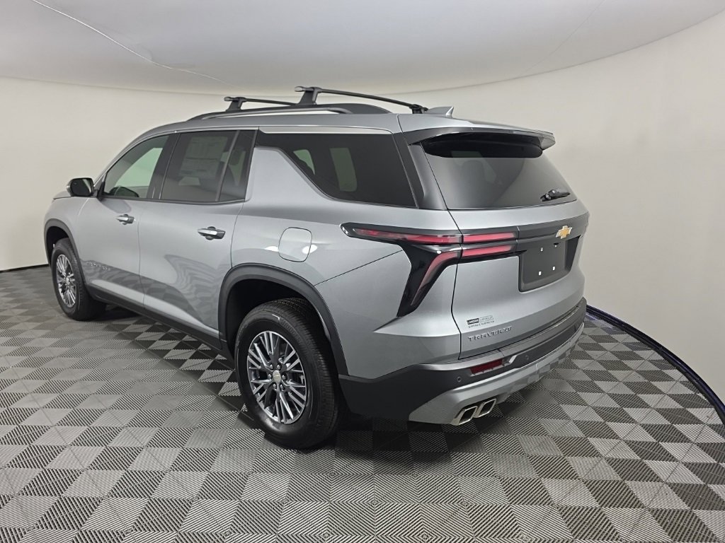 2025 Chevrolet Traverse photo 3