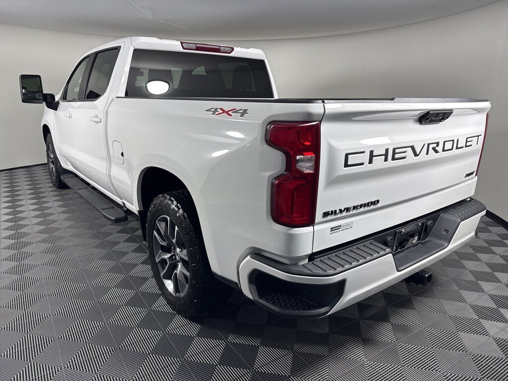 2022 Chevrolet Silverado 1500 RST photo 3