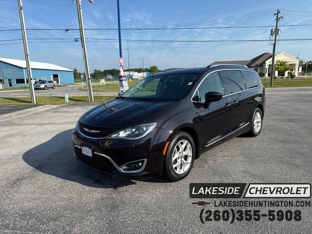 Used 2018 Chrysler Pacifica Touring L Plus Minivan/Van