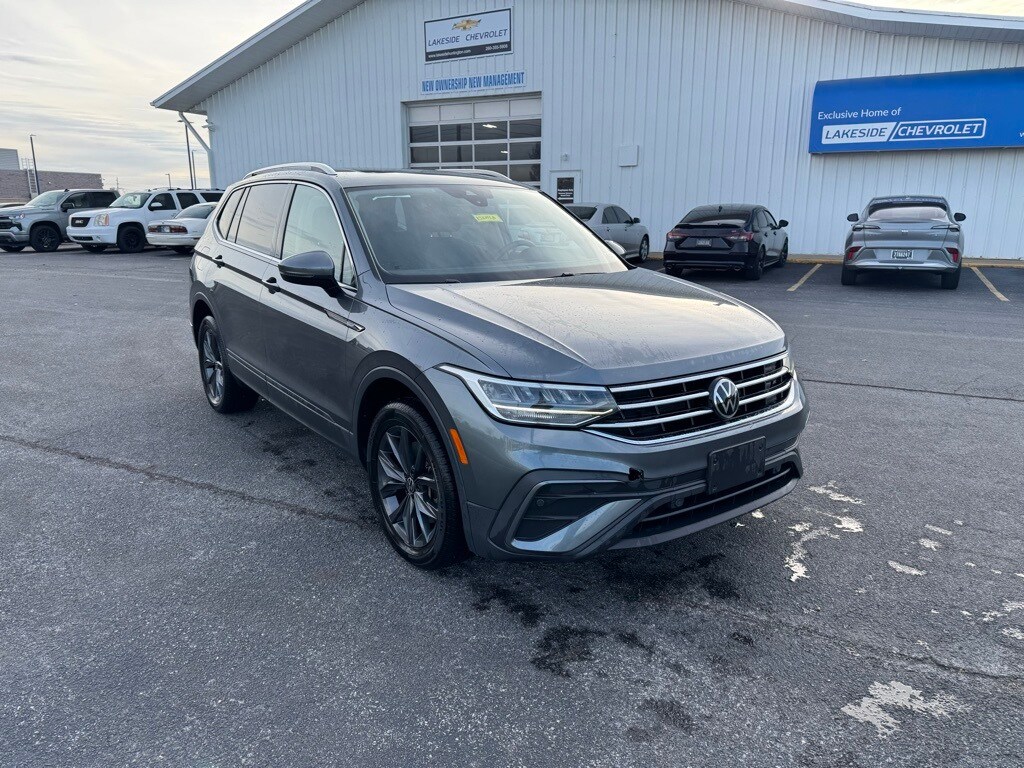 2022 Volkswagen Tiguan SE photo 2