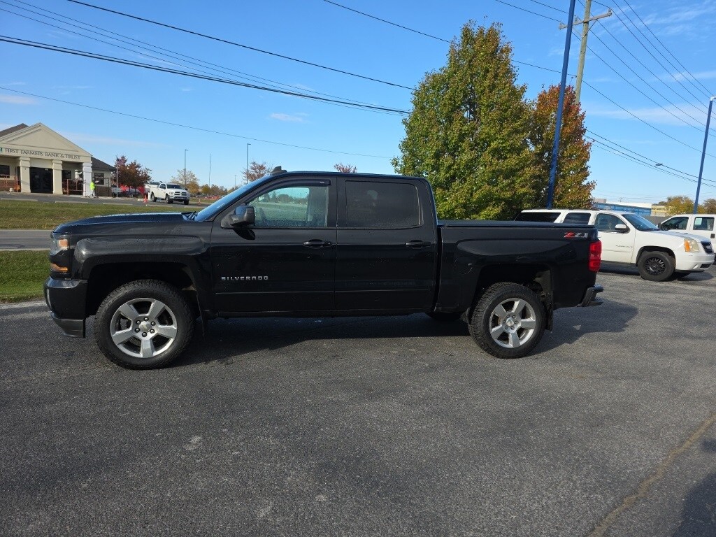 2018 Chevrolet Silverado 1500 LT2 photo 2