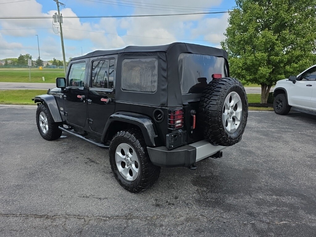 2013 Jeep Wrangler Unlimited Sahara photo 3