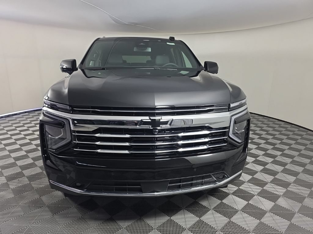 2026 Chevrolet Suburban LT - Photo 8