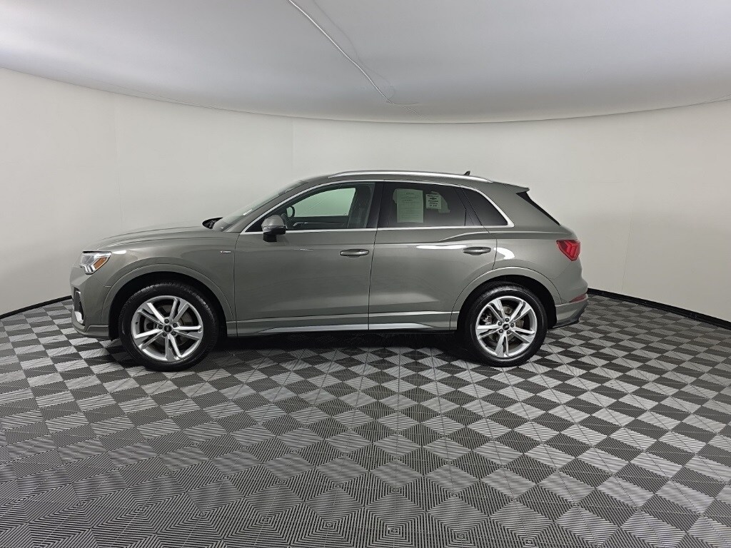 2022 Audi Q3 Premium Plus S line photo 2
