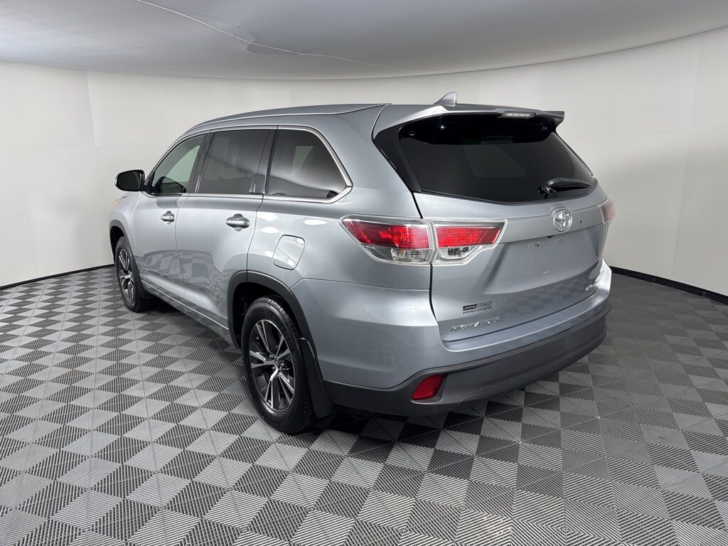 2016 Toyota Highlander XLE photo 3