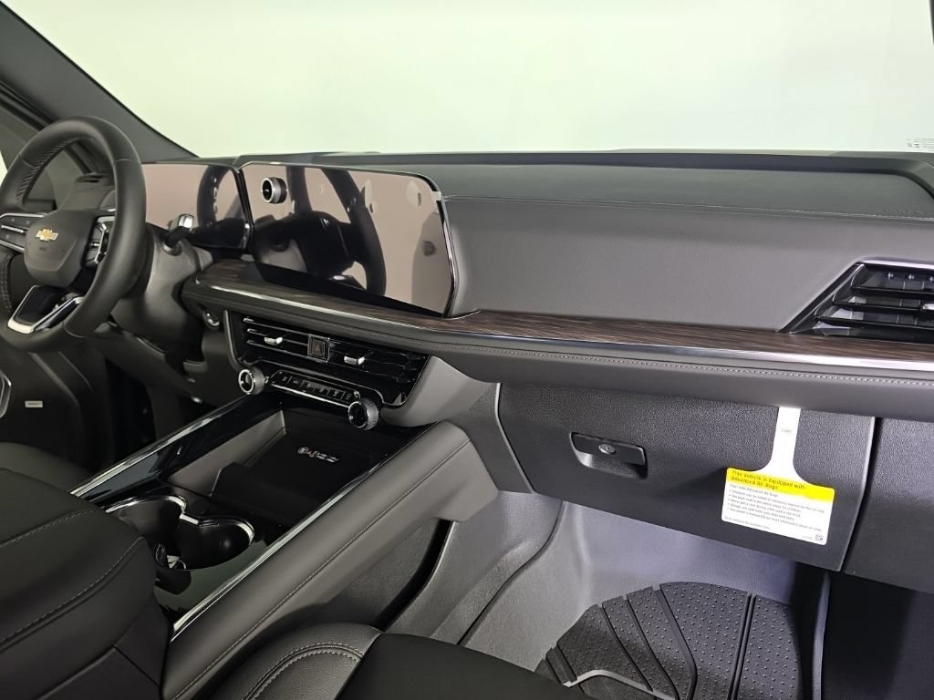 2026 Chevrolet Suburban LT - Photo 38