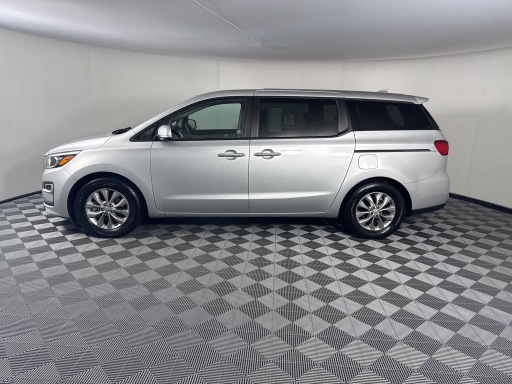 Used 2021 Kia Sedona LX with VIN KNDMB5C16M6667588 for sale in Huntington, IN