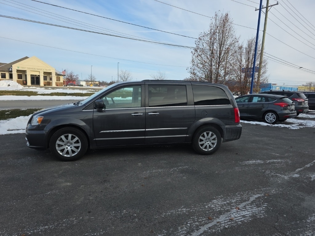 Used 2015 Chrysler Town & Country Touring Minivan/Van