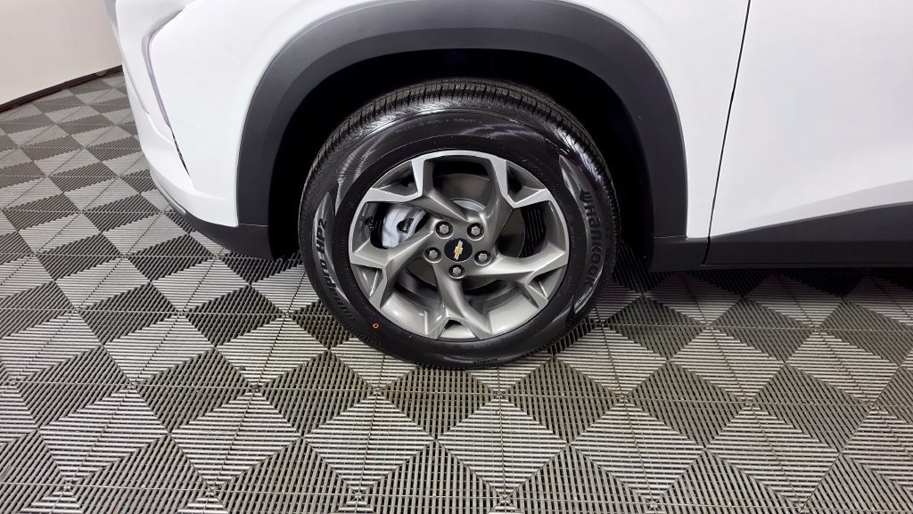 2026 Chevrolet Trax LT - Photo 12