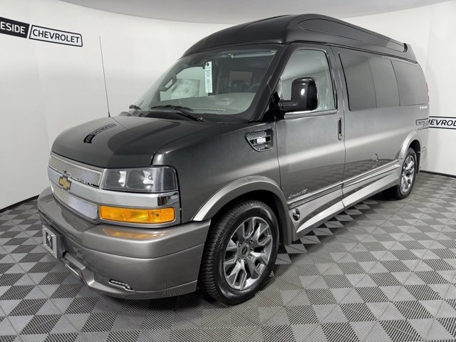 2025 Chevrolet Express Cargo 2500 Van photo 2