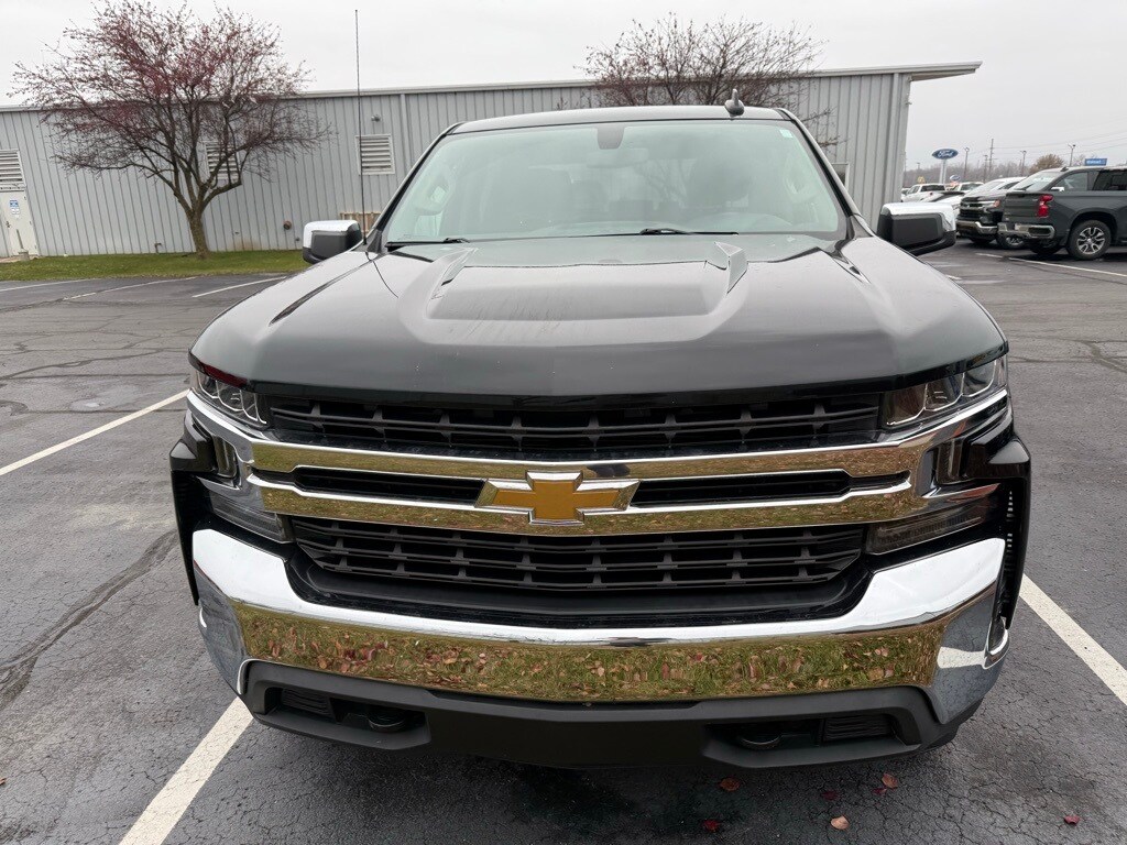 2020 Chevrolet Silverado 1500 LT photo 2
