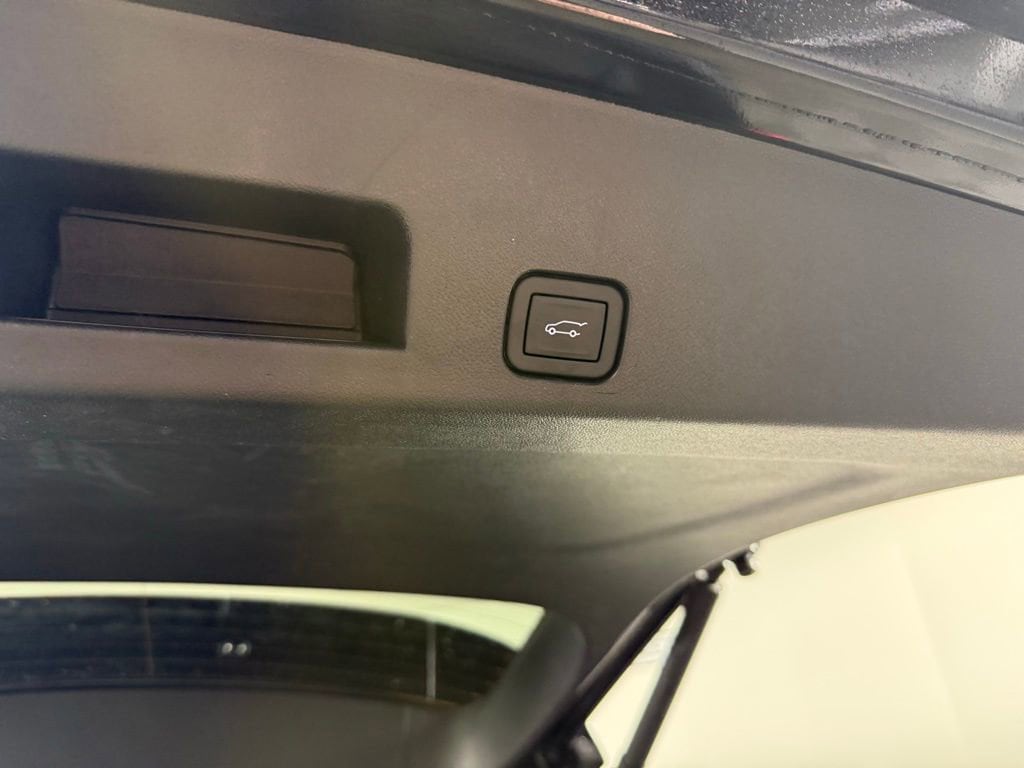 2025 Chevrolet Traverse LT - Photo 11