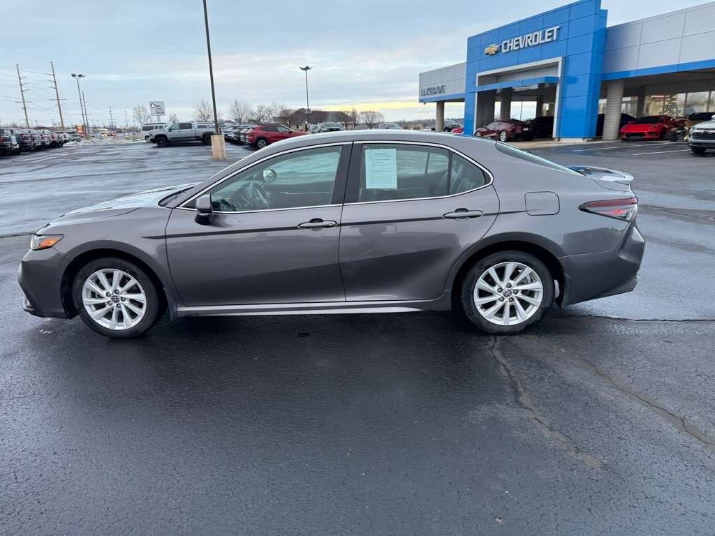 Used 2023 Toyota Camry SE Sedan