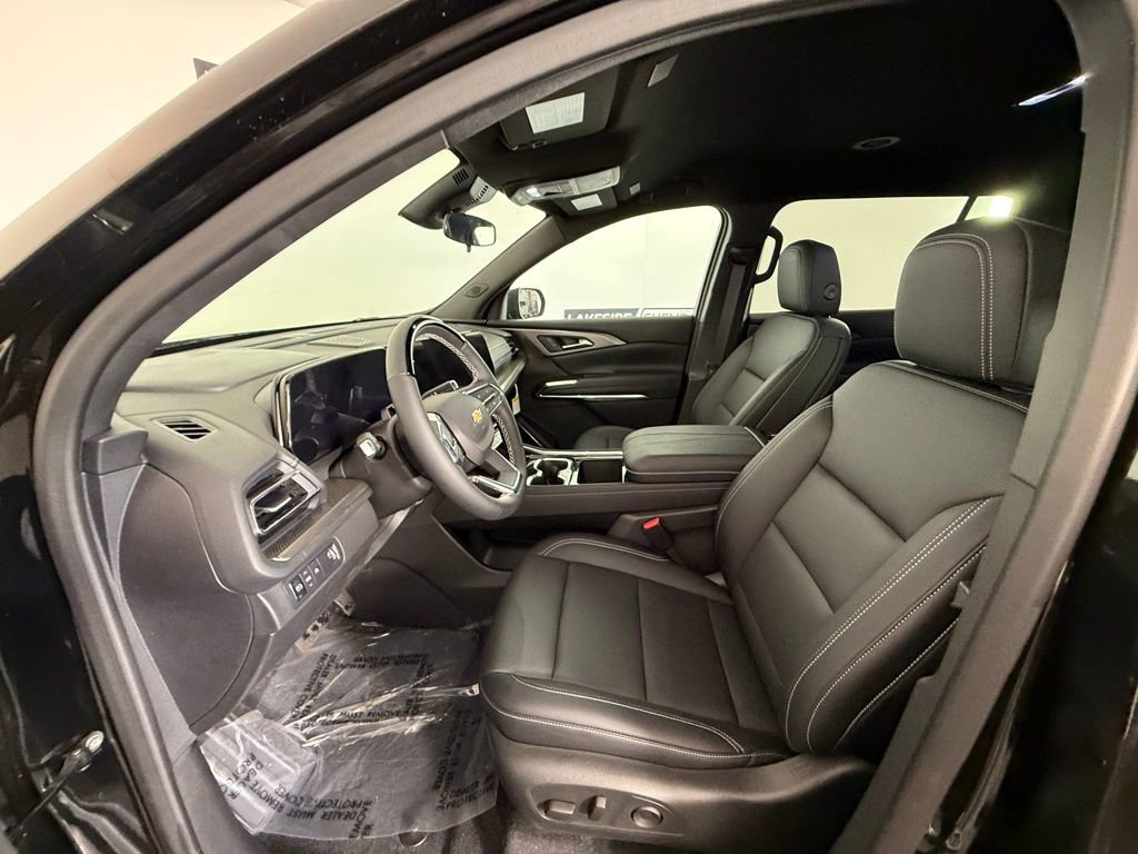 2025 Chevrolet Traverse LT - Photo 14