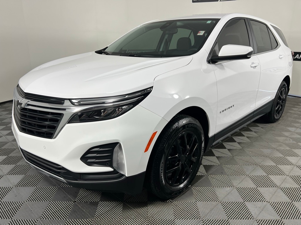 Used 2022 Chevrolet Equinox LT with VIN 3GNAXUEV3NL101272 for sale in Warsaw, IN
