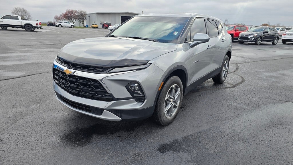 2023 Chevrolet Blazer 2LT photo 2