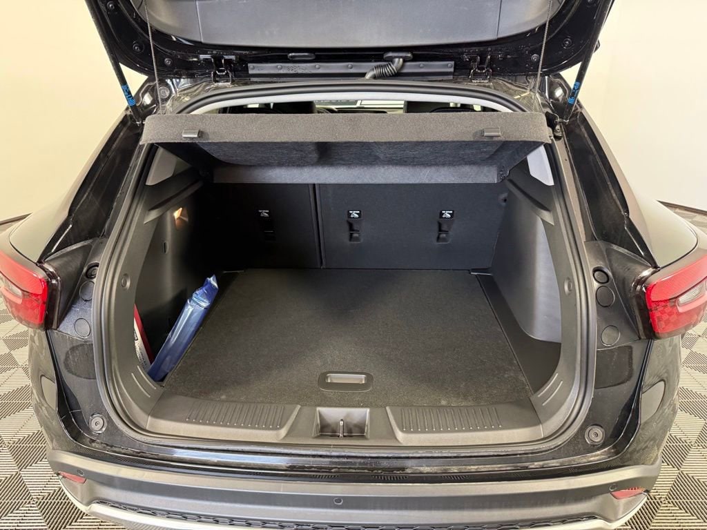 2026 Chevrolet Trax LT - Photo 11