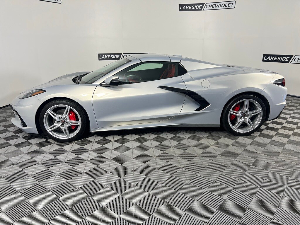 2024 Chevrolet Corvette Stingray 3LT photo 3
