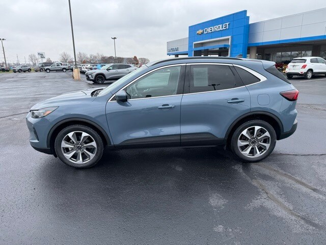 2024 Ford Escape Hybrid Platinum photo 2