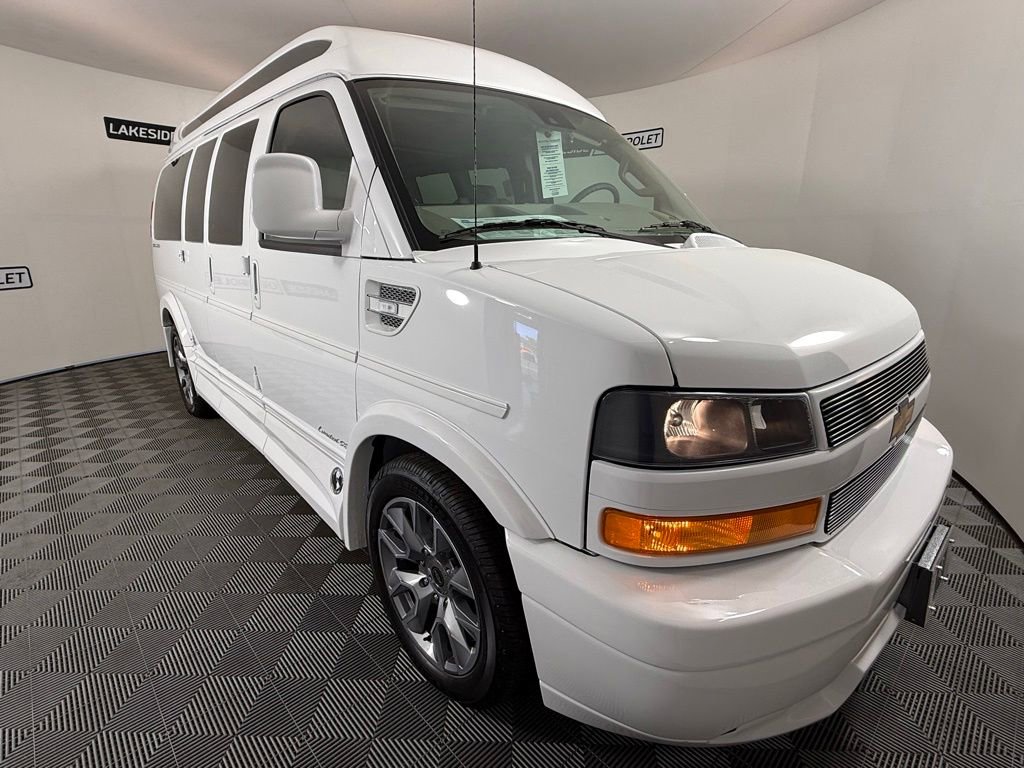 2026 Chevrolet Express Cargo Work Van - Photo 8