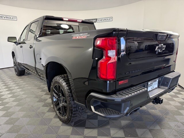 2022 Chevrolet Silverado 1500 LT Trail Boss photo 2