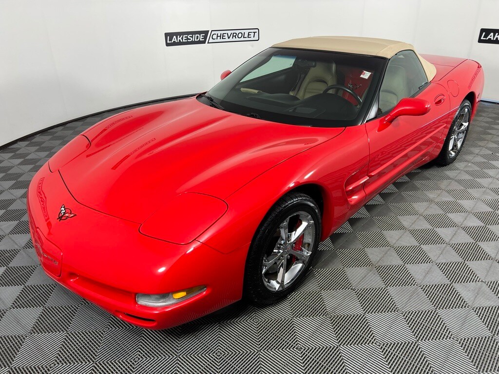 2004 Chevrolet Corvette Base Convertible photo 3