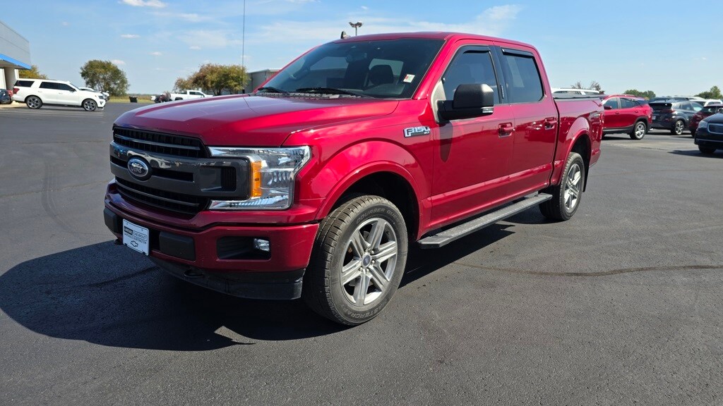 2019 Ford F-150 XLT photo 2
