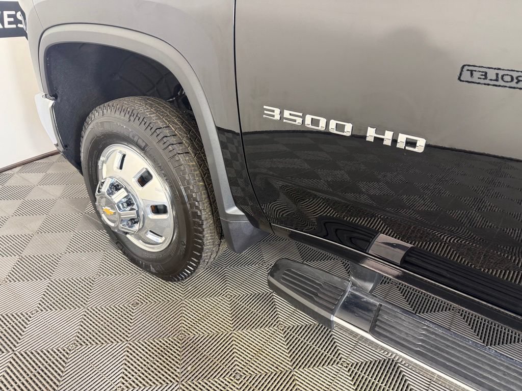 2026 Chevrolet Silverado 3500 HD LTZ - Photo 11