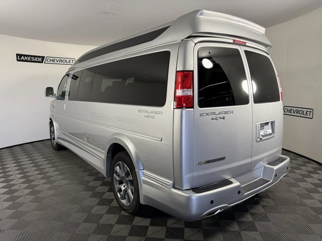 2024 Chevrolet Express Cargo 2500 Van photo 2