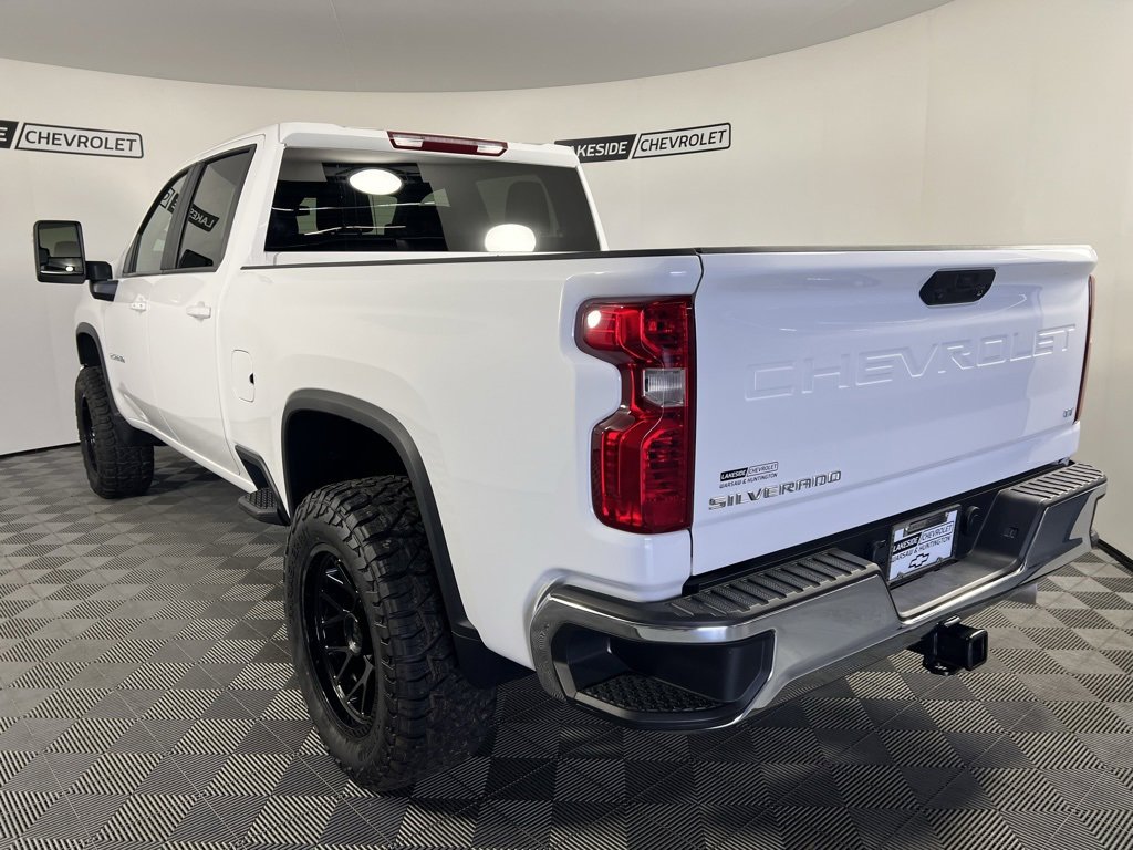 2025 Chevrolet Silverado 2500HD LT photo 4
