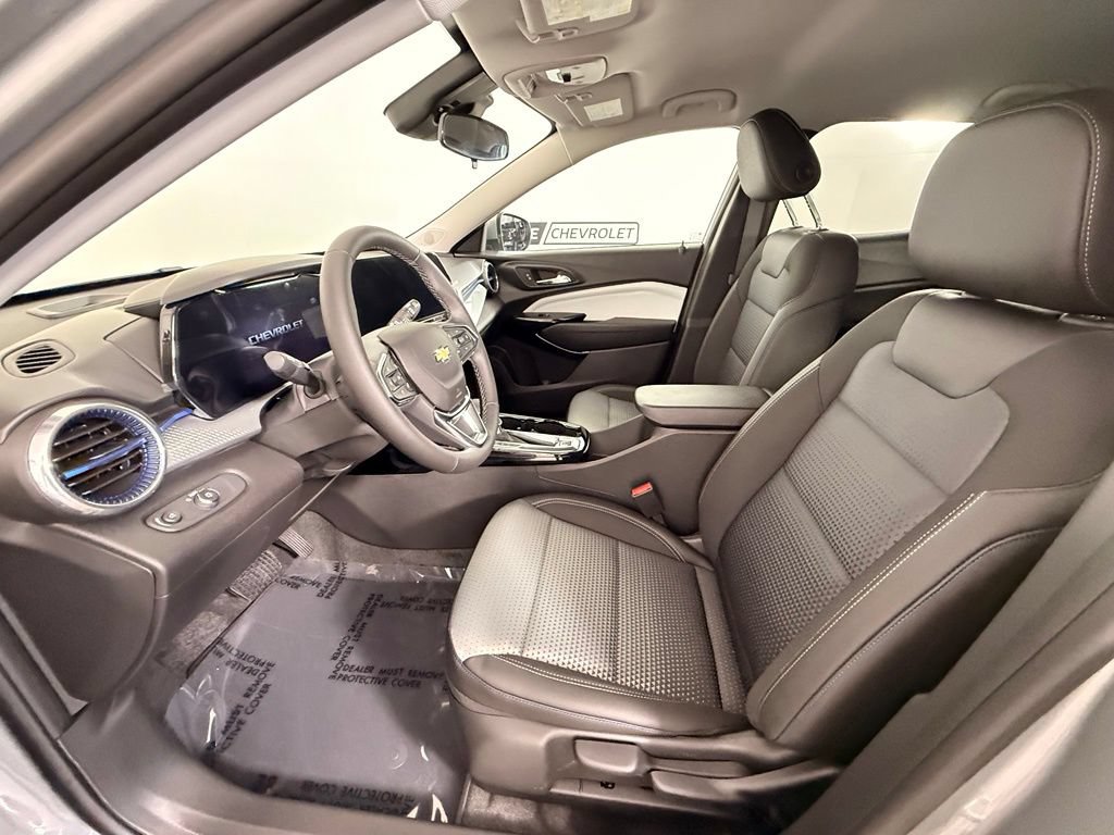 2026 Chevrolet Trax LT - Photo 17