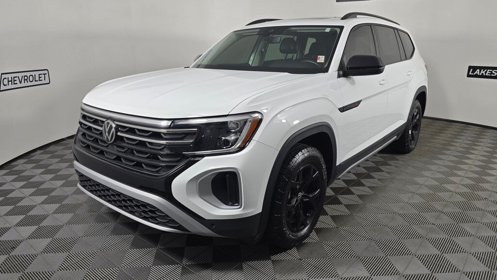 Used 2024 Volkswagen Atlas 2.0T Peak Edition SE w/Technology SUV