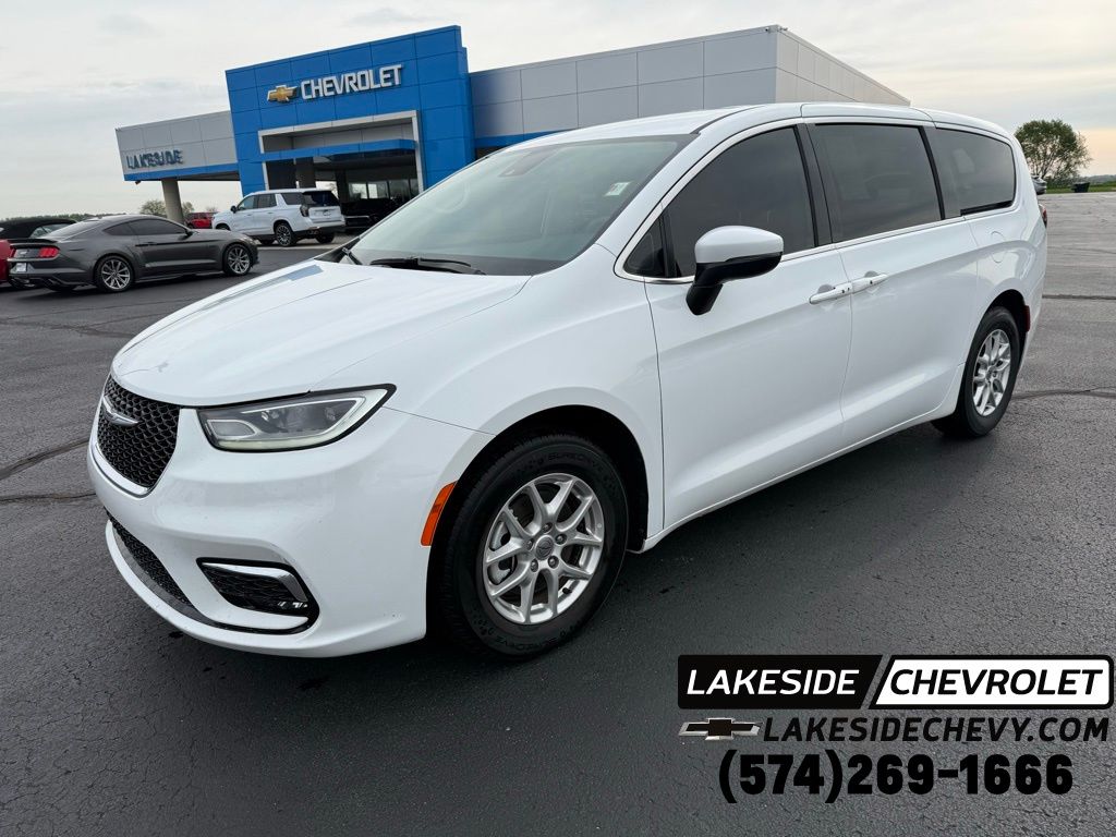 2023 Chrysler Pacifica Touring L
