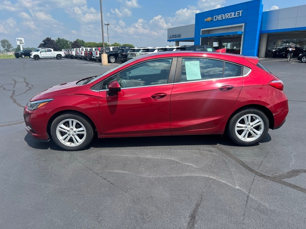 Used 2017 Chevrolet Cruze LT with VIN 3G1BE6SM8HS516052 for sale in Warsaw, IN