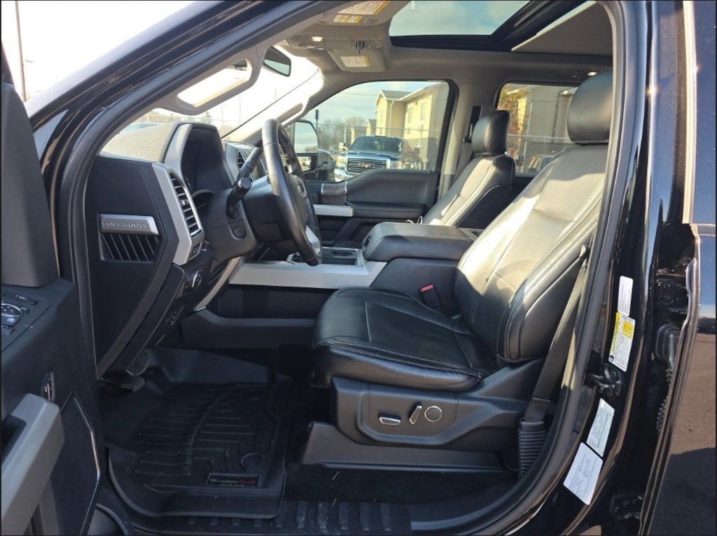 Used 2017 Ford F-450SD DRW Truck