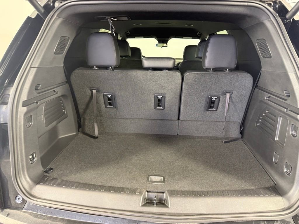 2025 Chevrolet Traverse LT - Photo 11