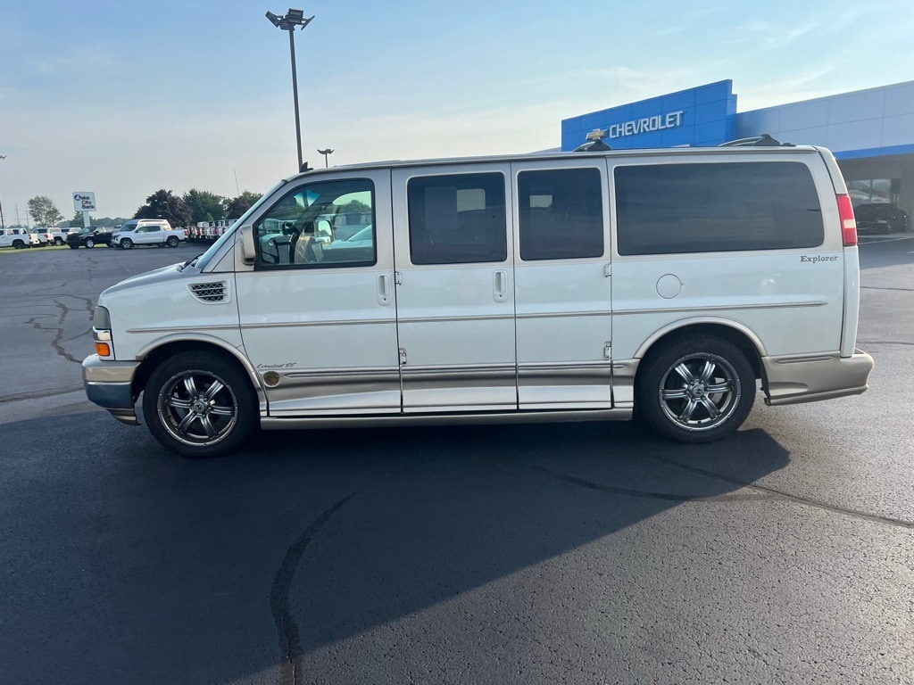 Used 2008 Chevrolet Express Cargo Work Van with VIN 1GBFG154681167481 for sale in Warsaw, IN