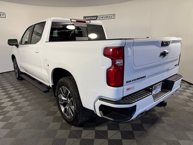 2025 Chevrolet Silverado 1500 RST photo 3