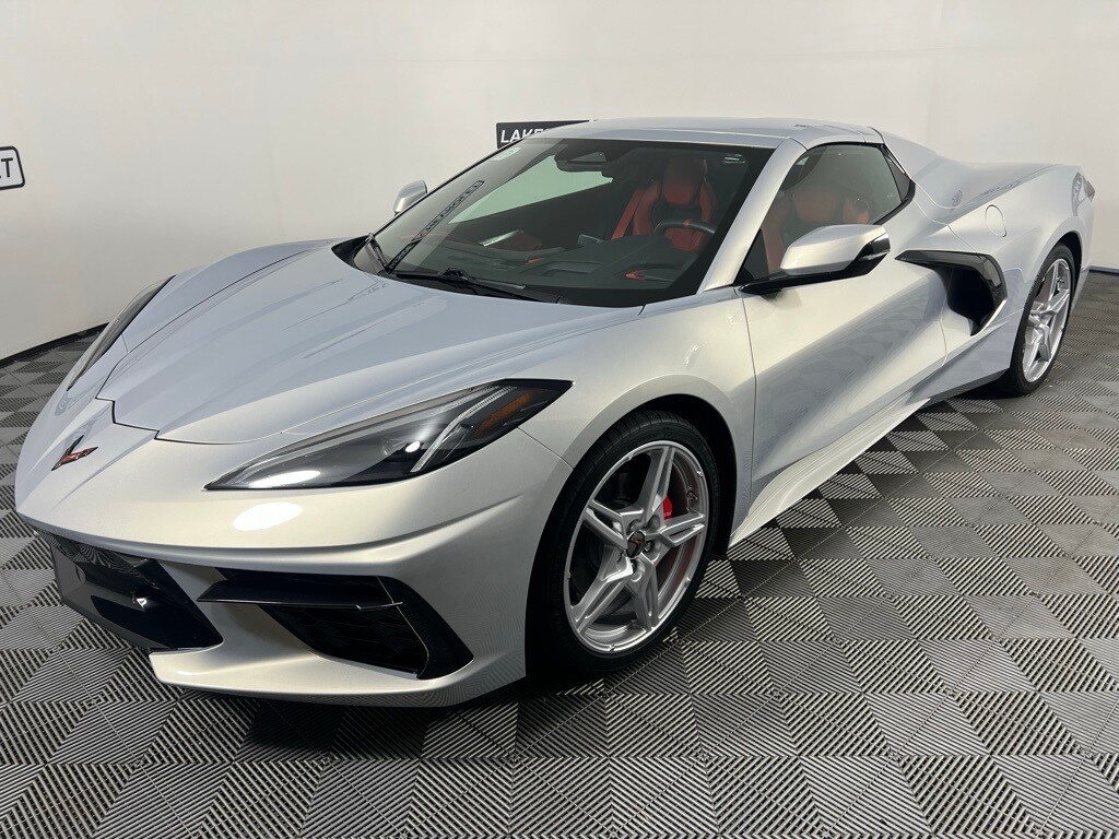 2024 Chevrolet Corvette Stingray 3LT photo 2