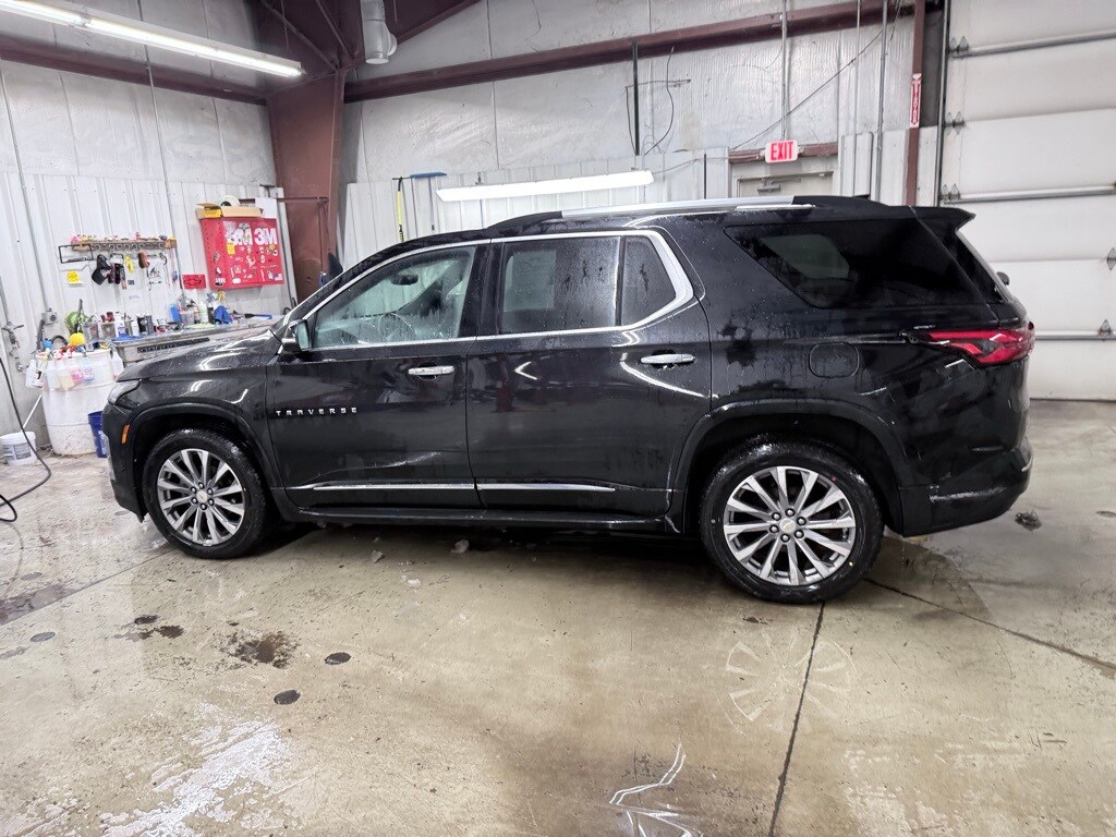 Used 2023 Chevrolet Traverse Premier SUV