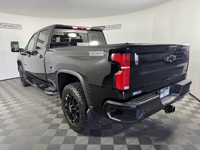 2026 Chevrolet Silverado 2500HD LT photo 2