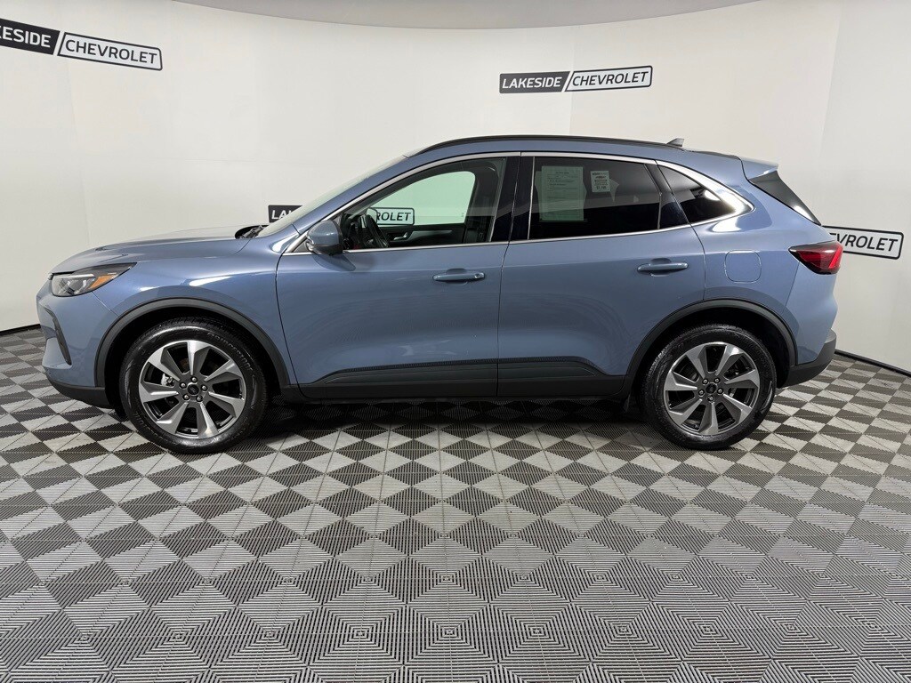 2024 Ford Escape Hybrid Platinum photo 3