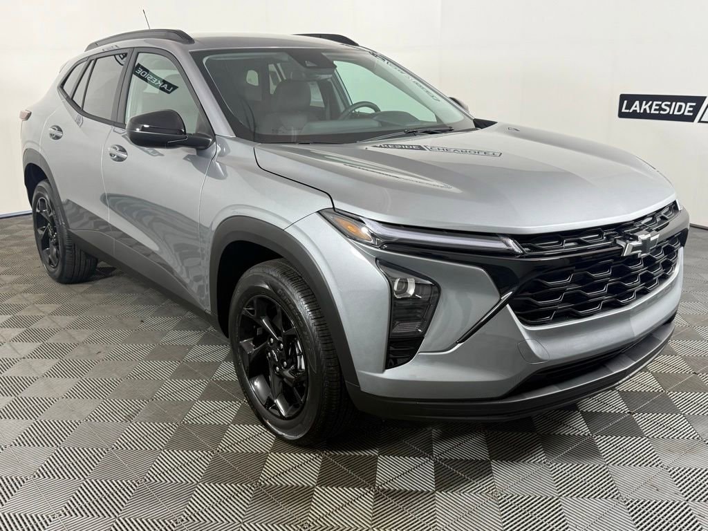 2026 Chevrolet Trax LT - Photo 8