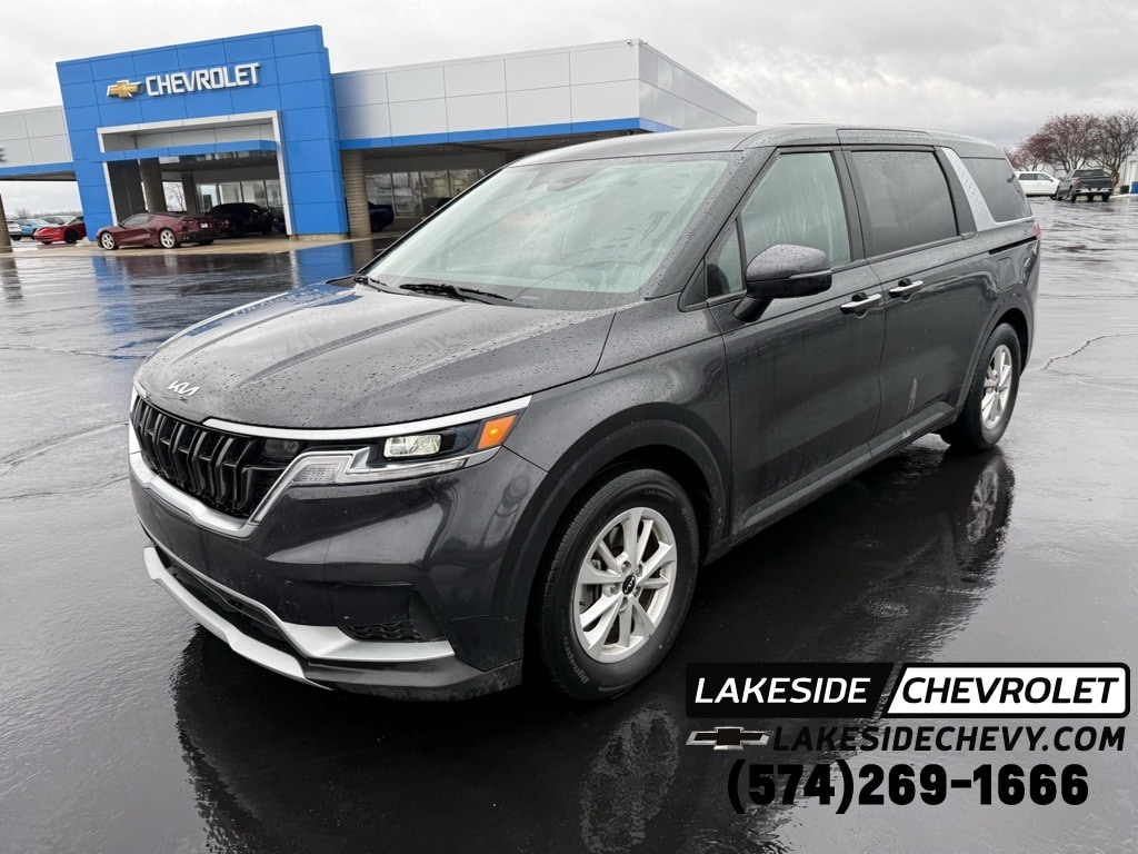 2022 Kia Carnival LX's photo