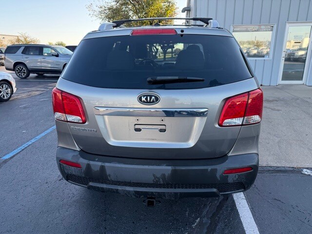 2011 Kia Sorento LX photo 2