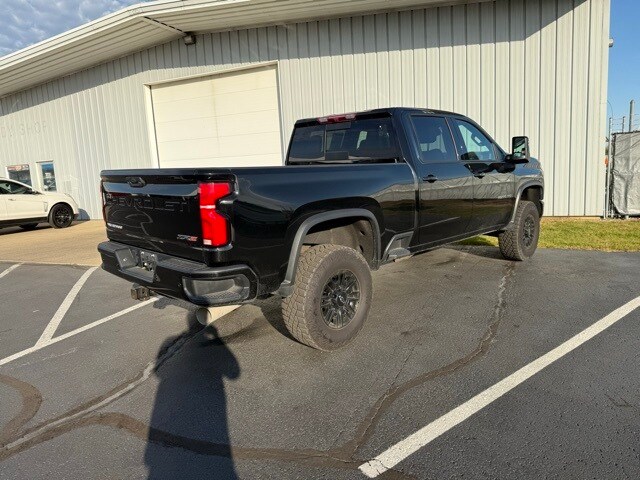 2024 Chevrolet Silverado 2500HD ZR2 photo 4