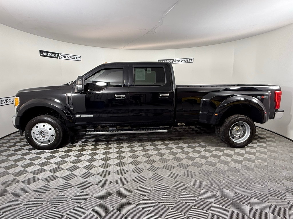 Used 2017 Ford F-450SD DRW Truck